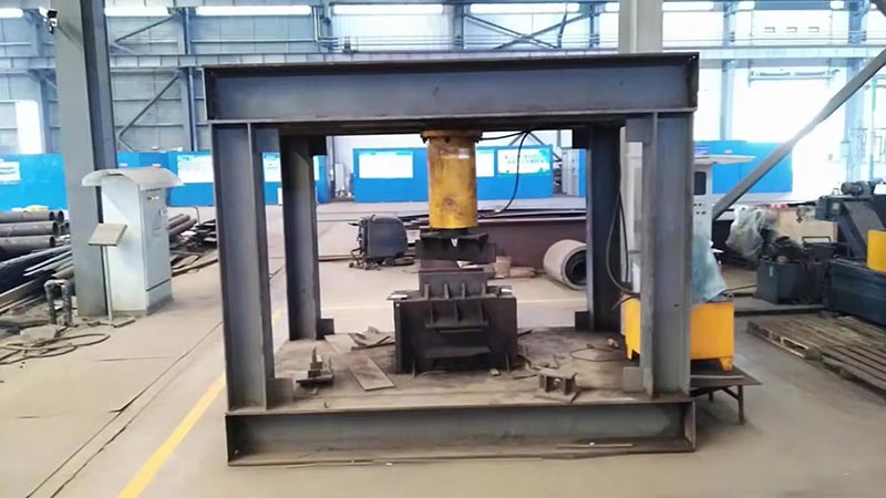 Plate bending machine for forming steel plates and custom metal parts
