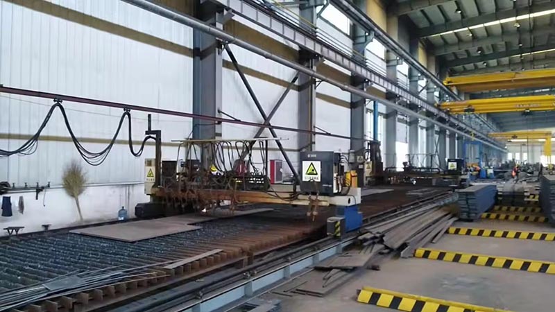 CNC flame cutting machine for steel plate cutting and component profiling