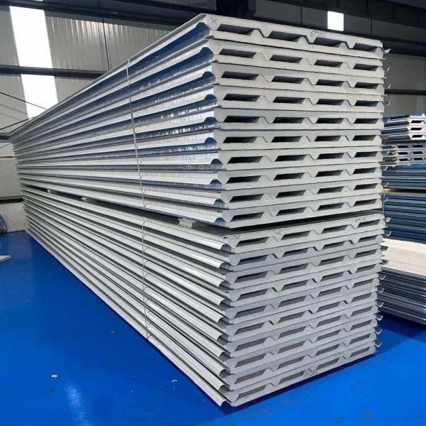 Stacked insulated PU/PIR sandwich panels for steel warehouse and workshop wall and roof cladding systems