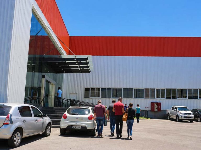 brazil-steel-structure-factory-entrance-courtyard-view